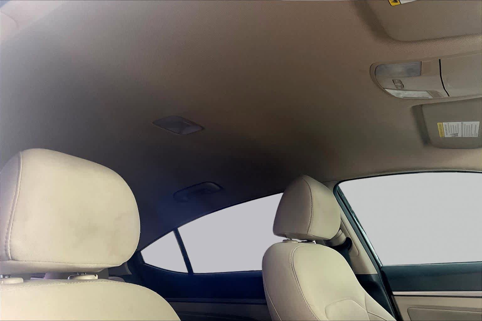 Used 2017 Hyundai Elantra SE FWD image 14