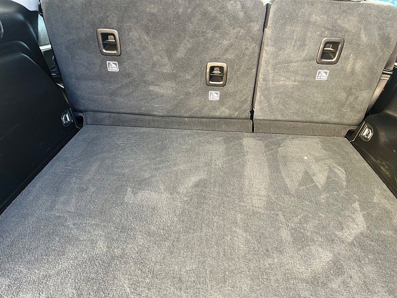 Used 2023 Jeep Grand Cherokee Limited w/ Luxury Tech Group II image 18