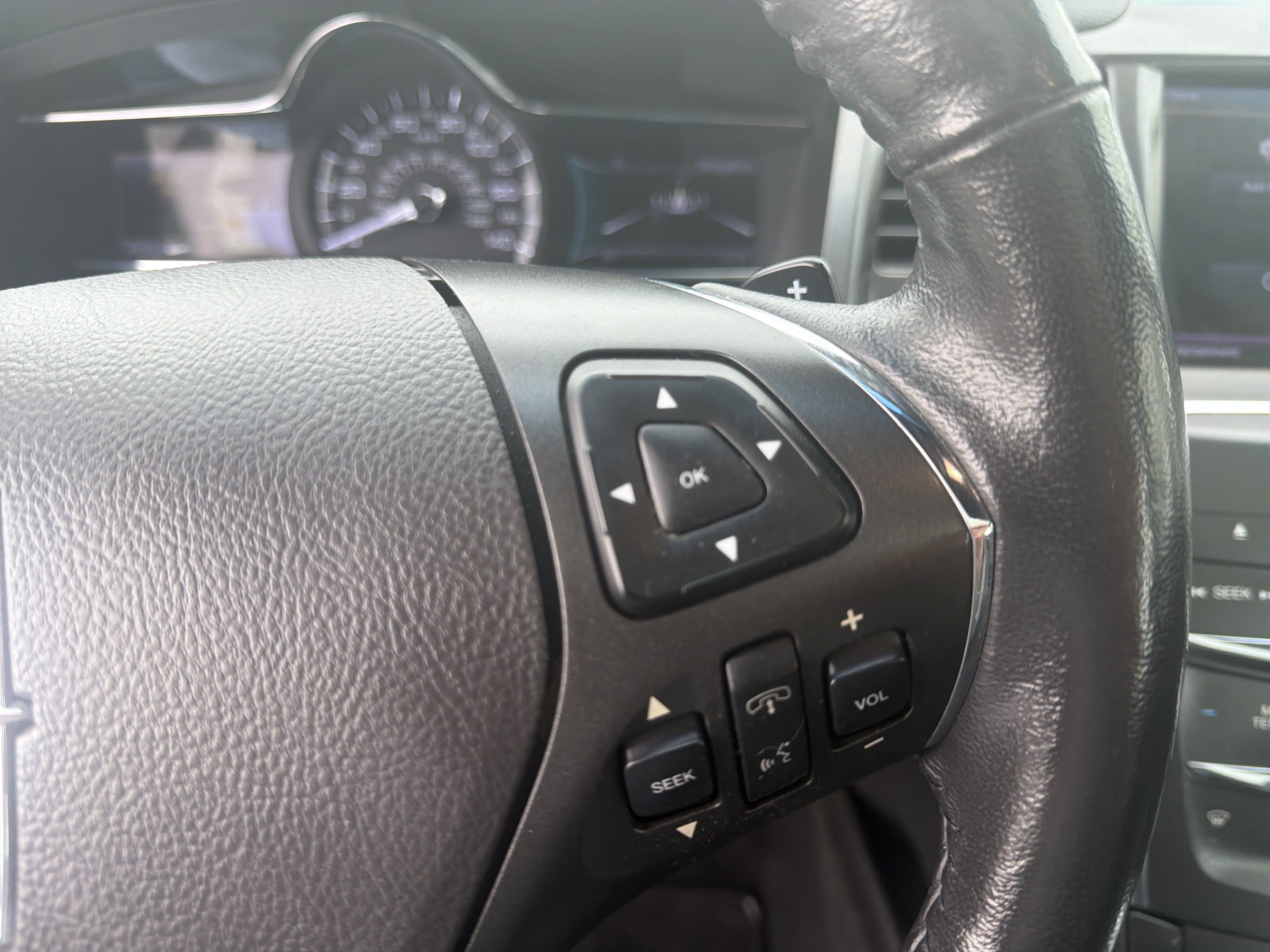 Used 2013 Lincoln MKS AWD image 31
