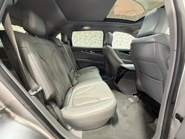 Used 2021 Lincoln Nautilus Reserve image 11