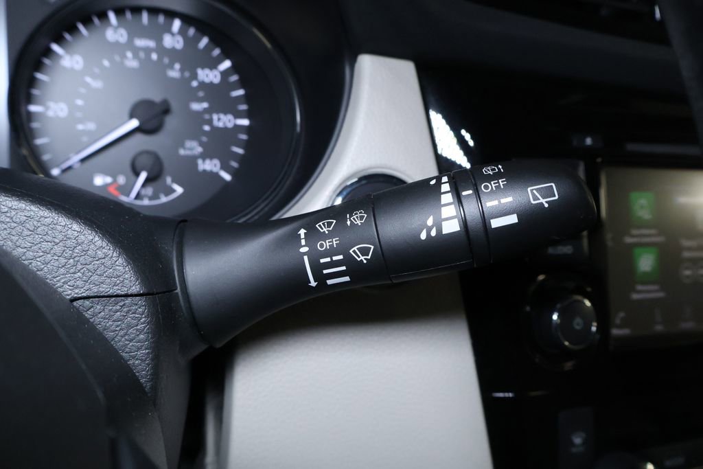 Used 2022 Nissan Rogue Sport SL w/ Premium Package image 25