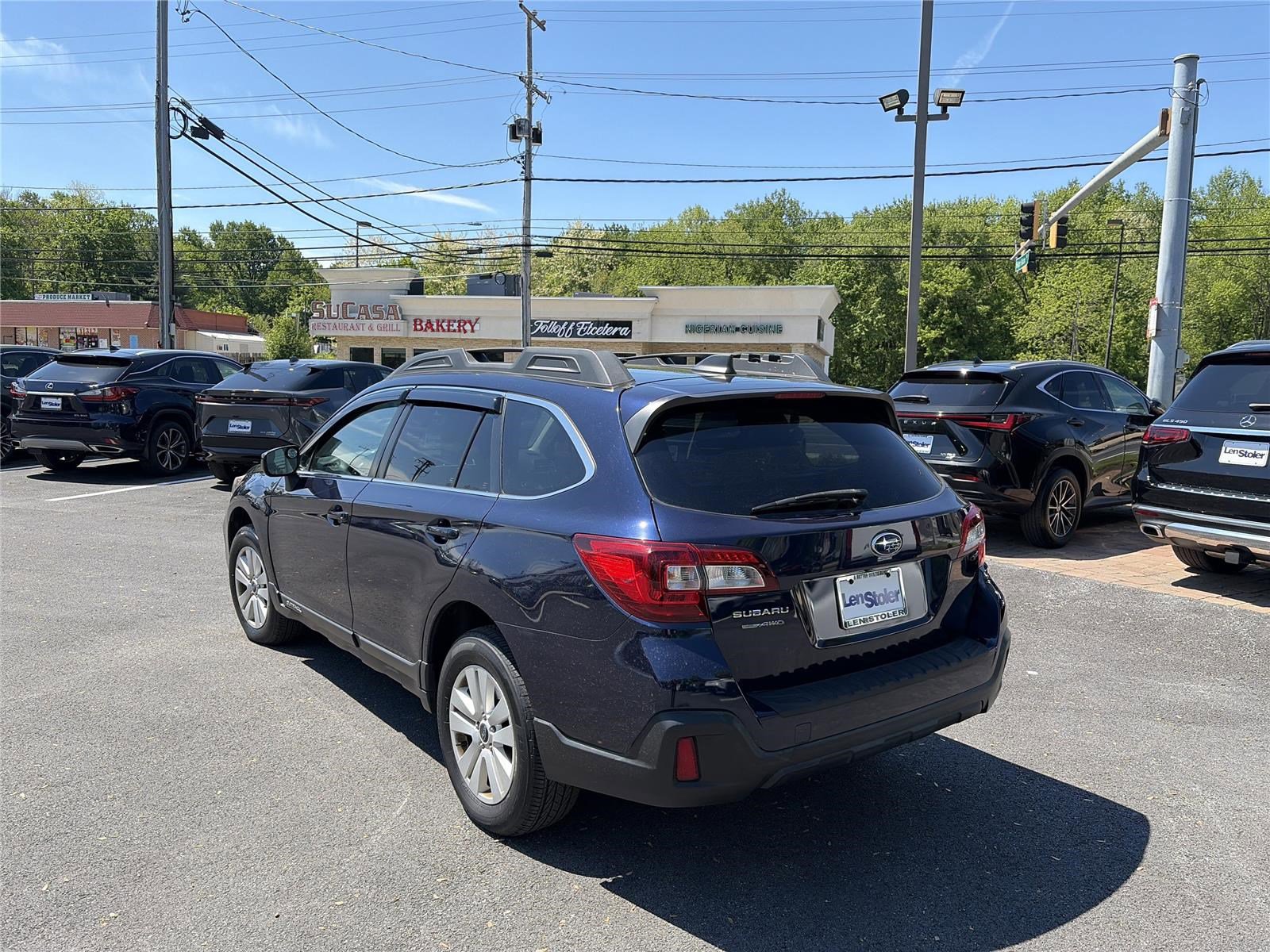 Used 2018 Subaru Outback 2.5i Premium AWD/4WD image 3