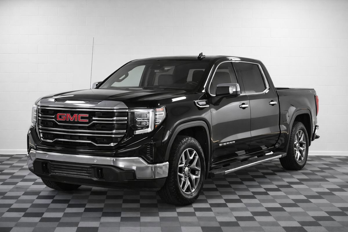 Used 2024 GMC Sierra 1500 SLT image 1