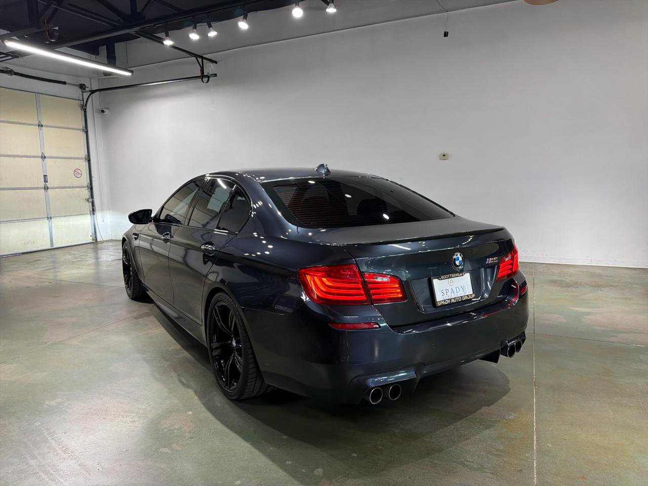 Used 2016 BMW M5 RWD image 6