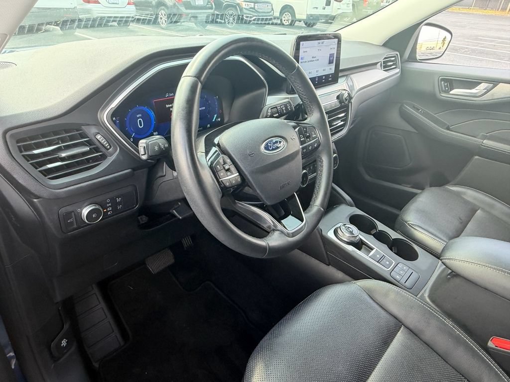 Used 2022 Ford Escape Titanium AWD/4WD image 10