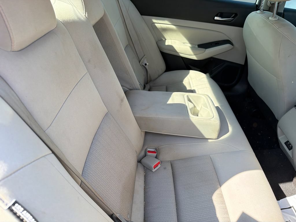 Used 2022 Nissan Altima 2.5 SV FWD image 13
