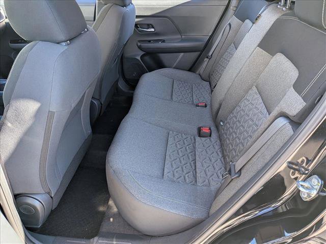 Used 2025 Nissan Kicks SV image 18