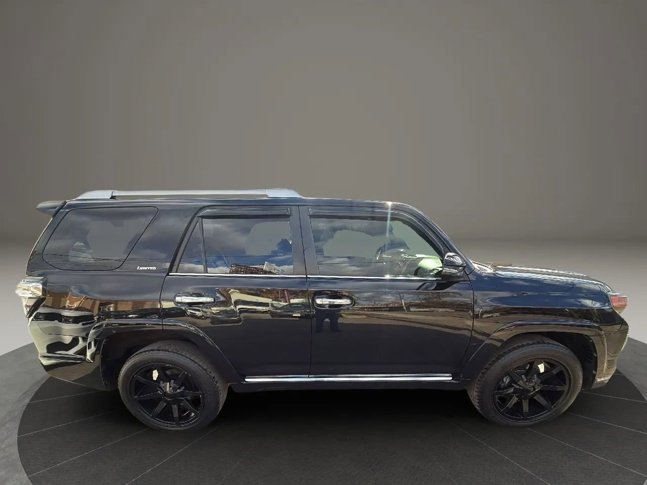 Used 2017 Toyota 4Runner Limited image 4