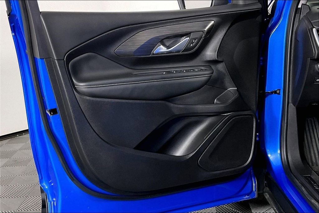 Used 2024 GMC Terrain SLE image 24