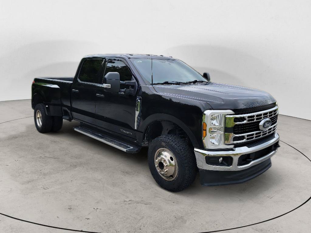 Used 2024 Ford F350 XLT w/ 360-Degree Camera Package AWD/4WD image 3