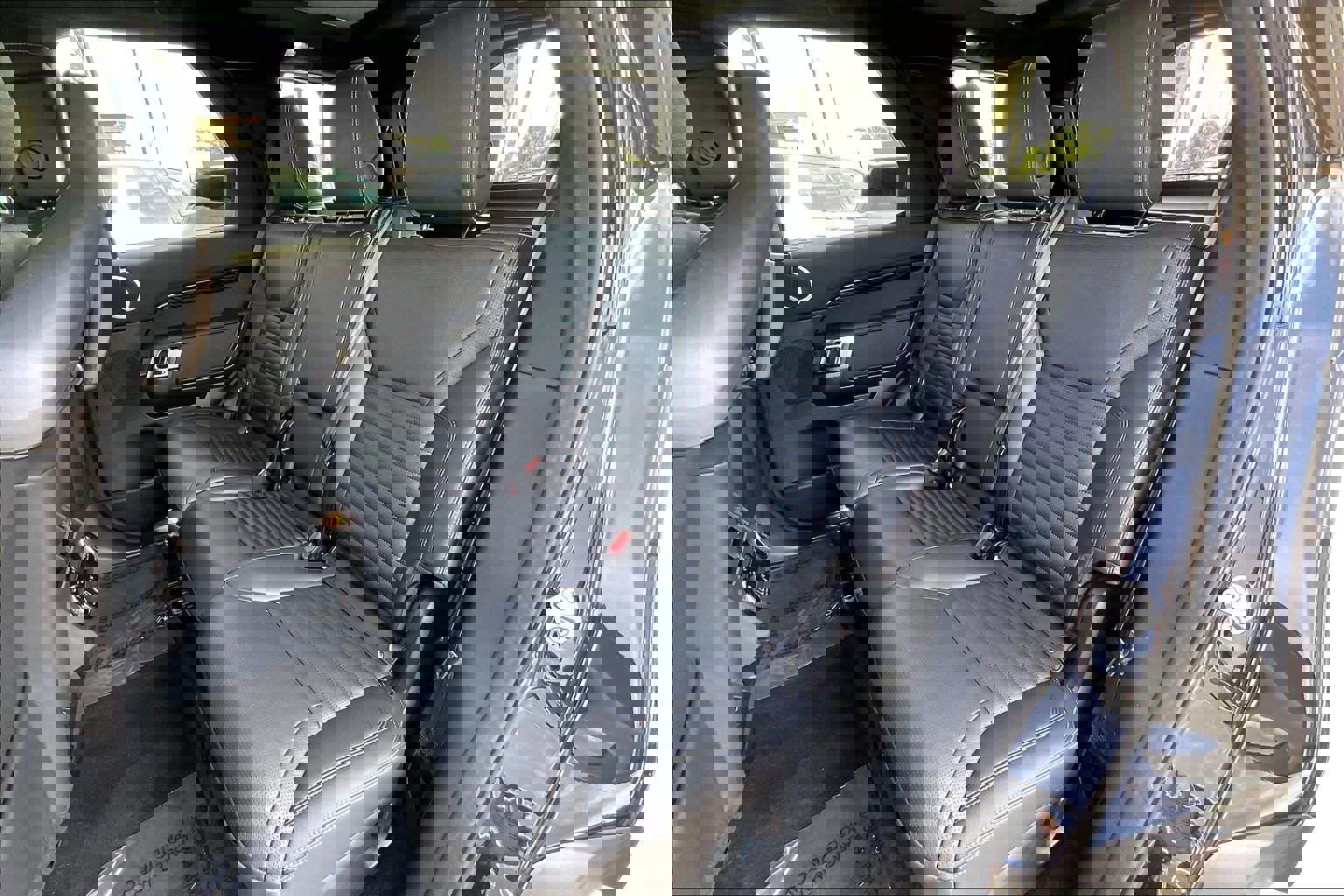 Certified 2025 Land Rover Discovery S image 19