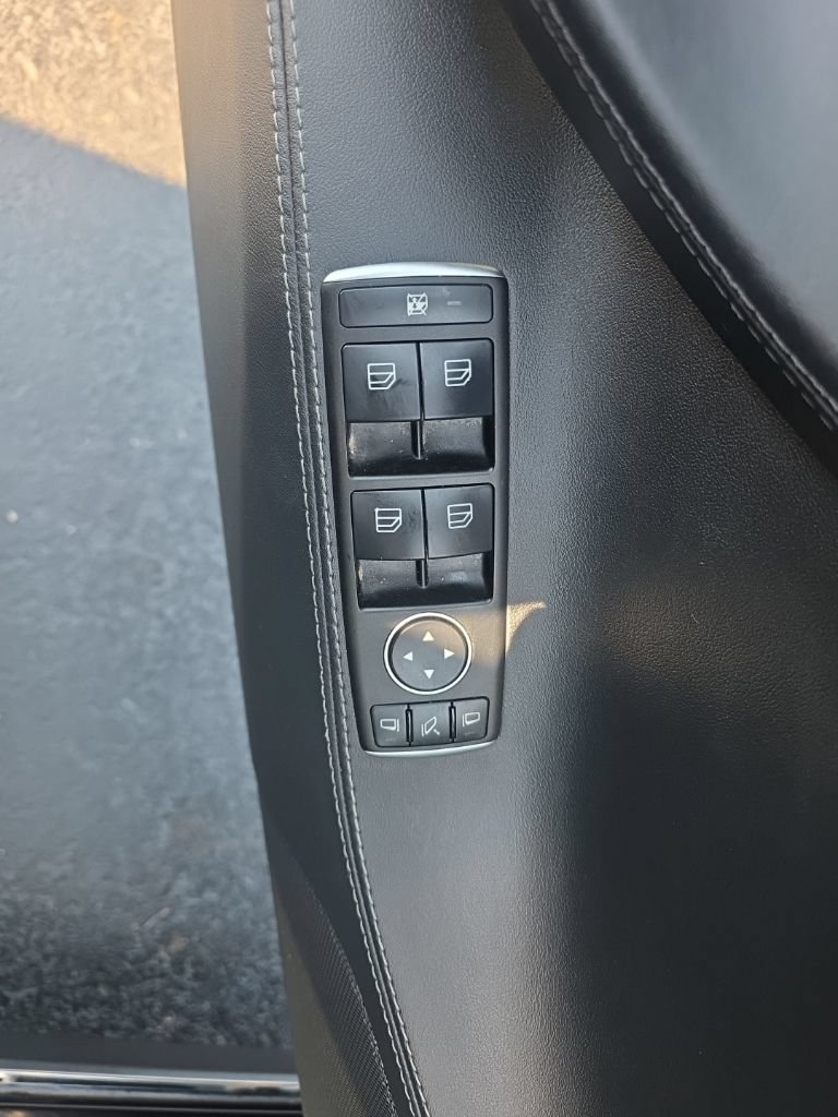 Used 2015 Tesla Model S 70D AWD/4WD image 12