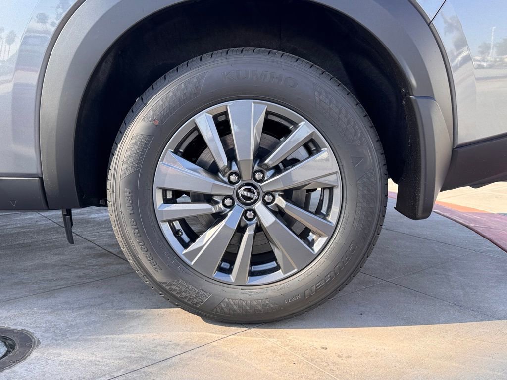 New 2025 Nissan Pathfinder SV image 8