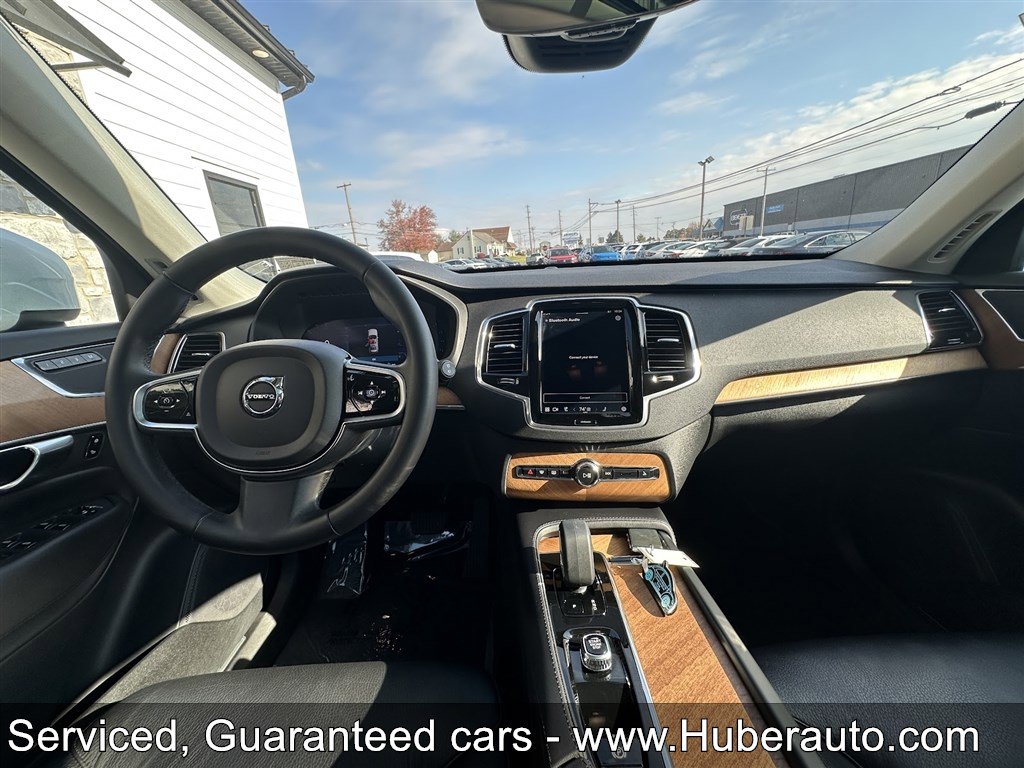 Used 2023 Volvo XC90 B6 Plus image 24