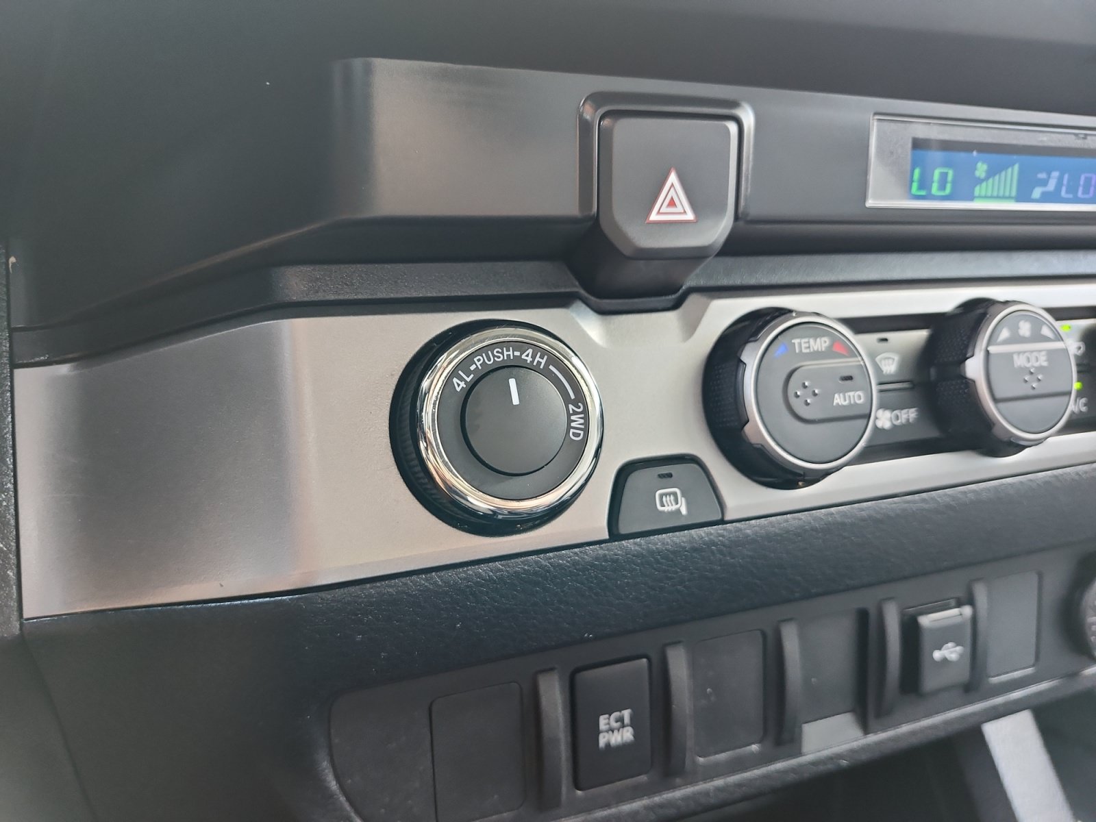 Used 2021 Toyota Tacoma SR AWD/4WD image 18