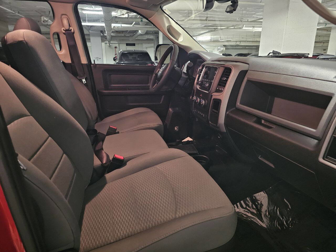 Used 2018 RAM 2500 Tradesman w/ Chrome Appearance Group image 19