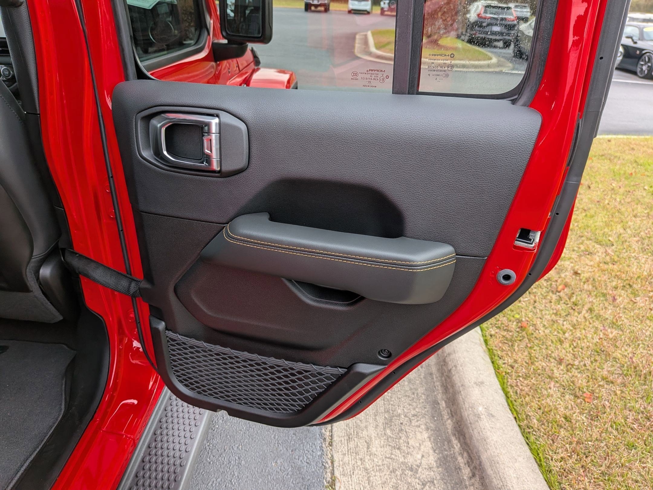 New 2026 Jeep Wrangler Sahara AWD/4WD image 31
