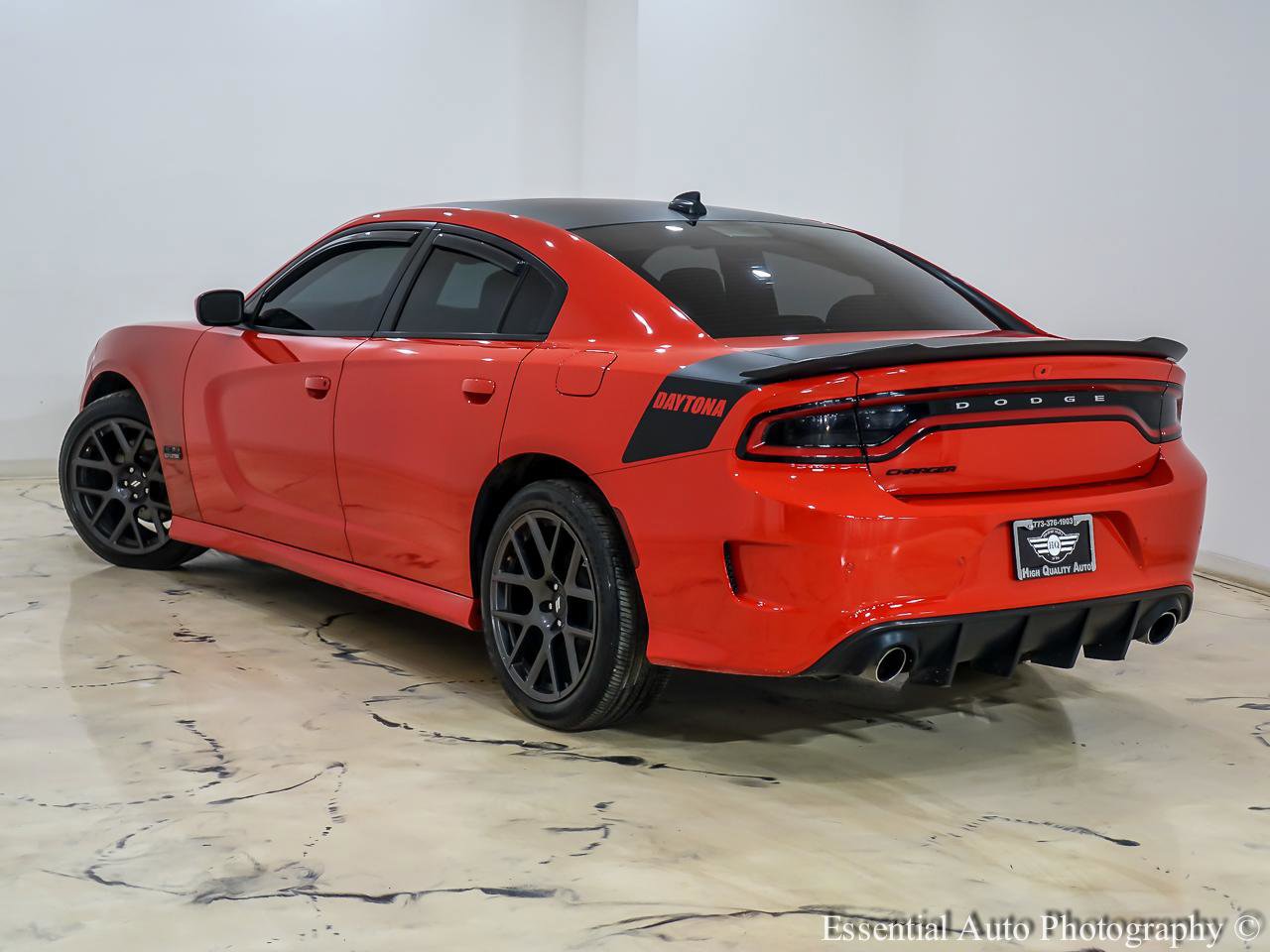 Used 2017 Dodge Charger R/T RWD image 10