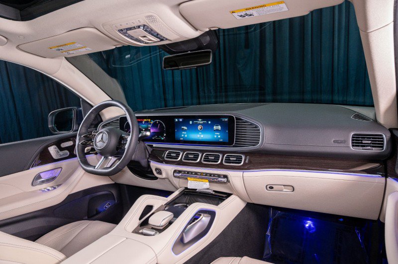 New 2026 Mercedes-Benz GLS 580 4MATIC image 4