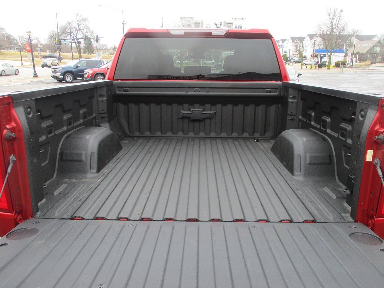 Used 2025 Chevrolet Silverado 1500 RST AWD/4WD image 9