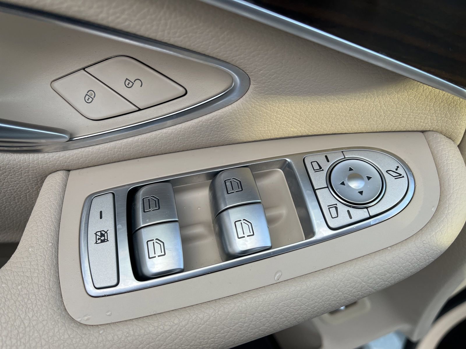 Used 2019 Mercedes-Benz GLC 300 4MATIC image 25