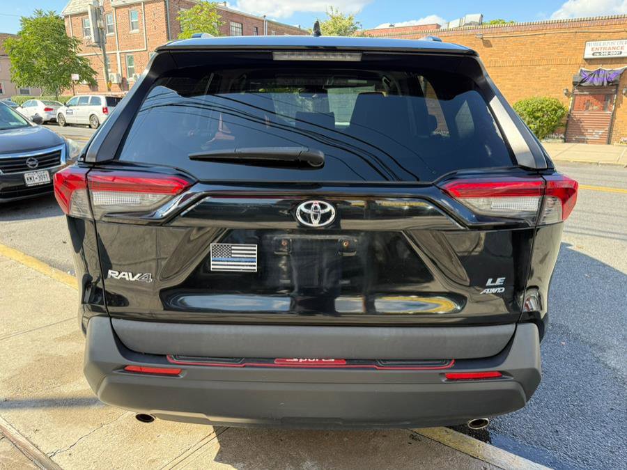 Used 2019 Toyota RAV4 LE image 5