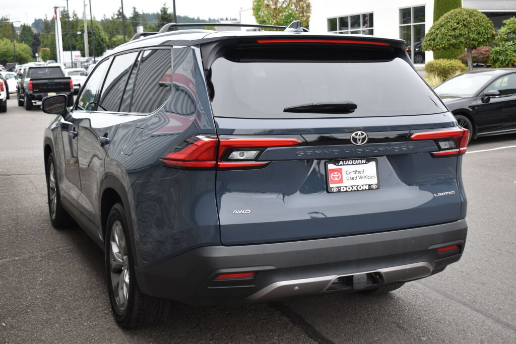 Certified 2024 Toyota Grand Highlander AWD image 3