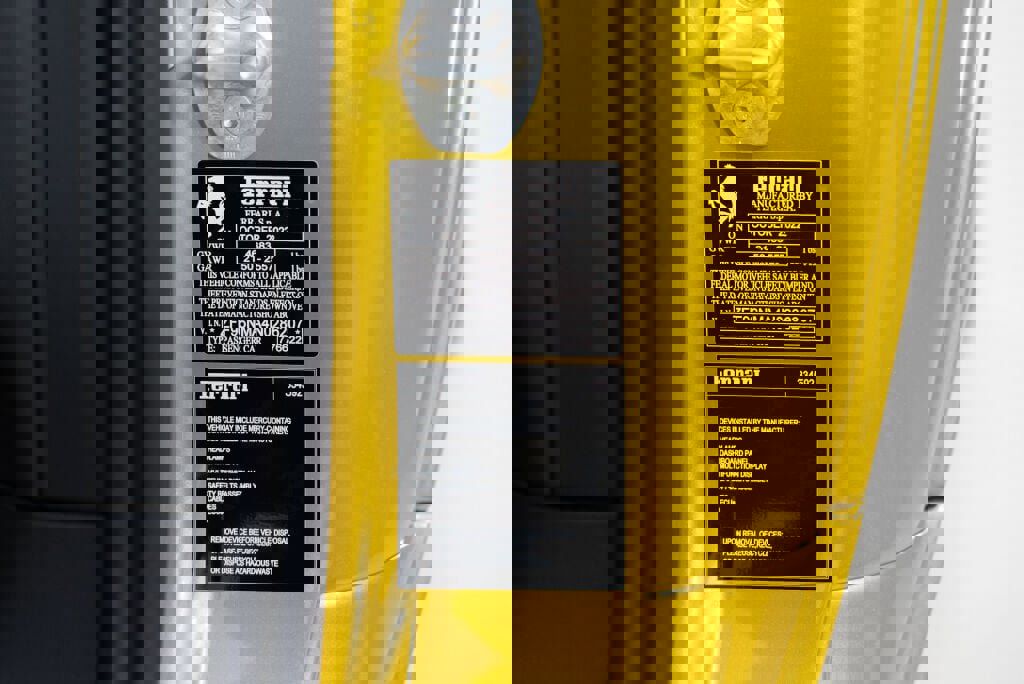 Used 2022 Ferrari SF90 Spider image 34