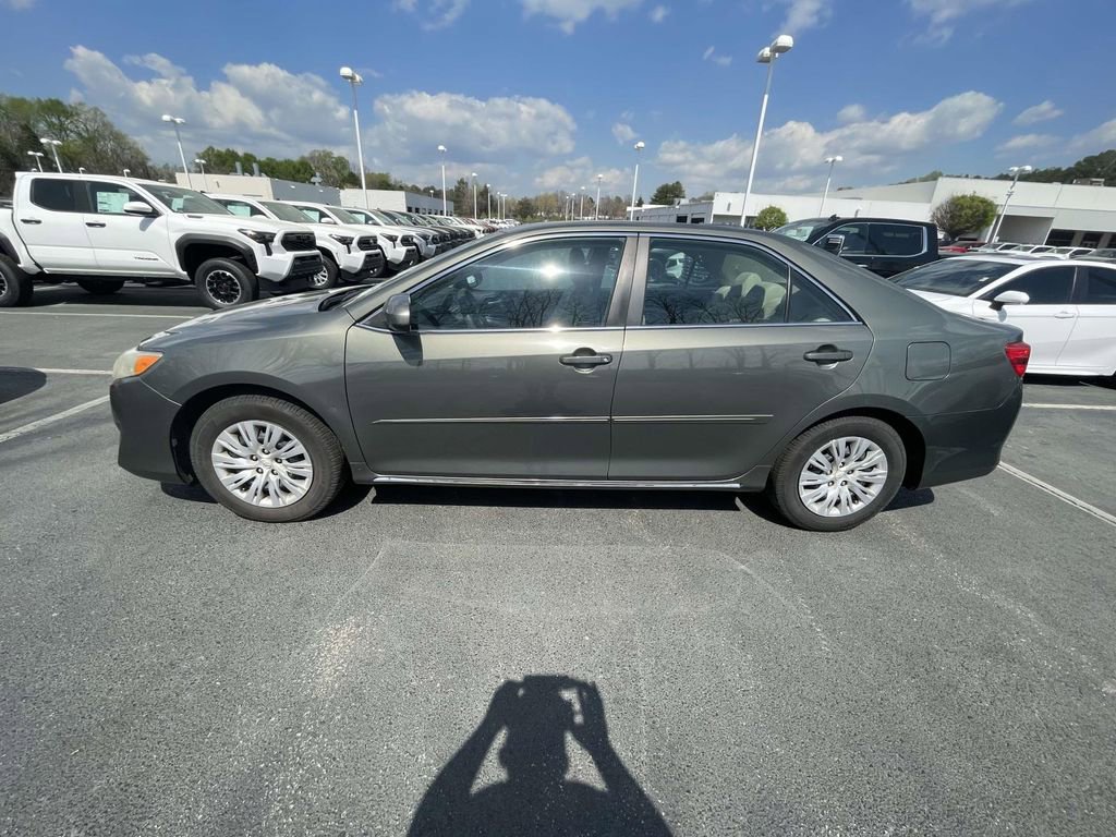 Used 2012 Toyota Camry LE image 18