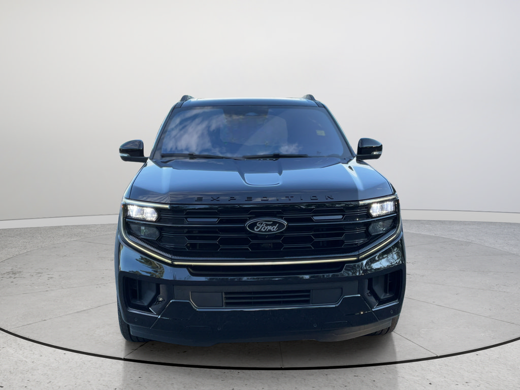Used 2025 Ford Expedition Platinum w/ Stealth Performance Package AWD/4WD image 4