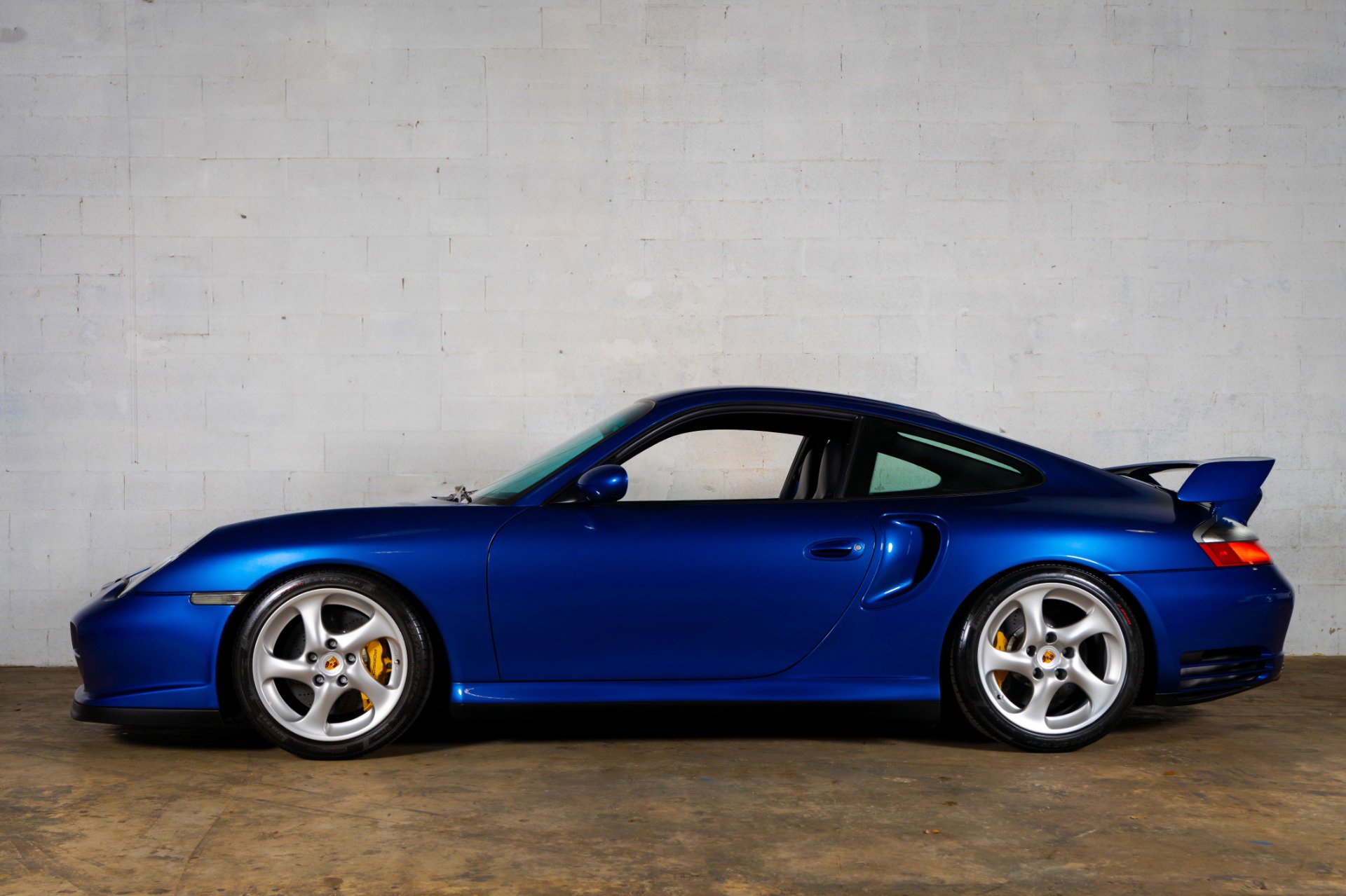 Used 2003 Porsche 911 GT2 image 8