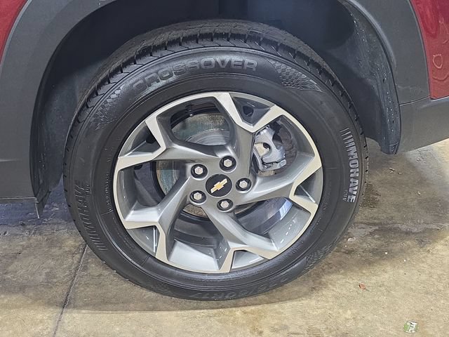Used 2025 Chevrolet Trax LT FWD image 33