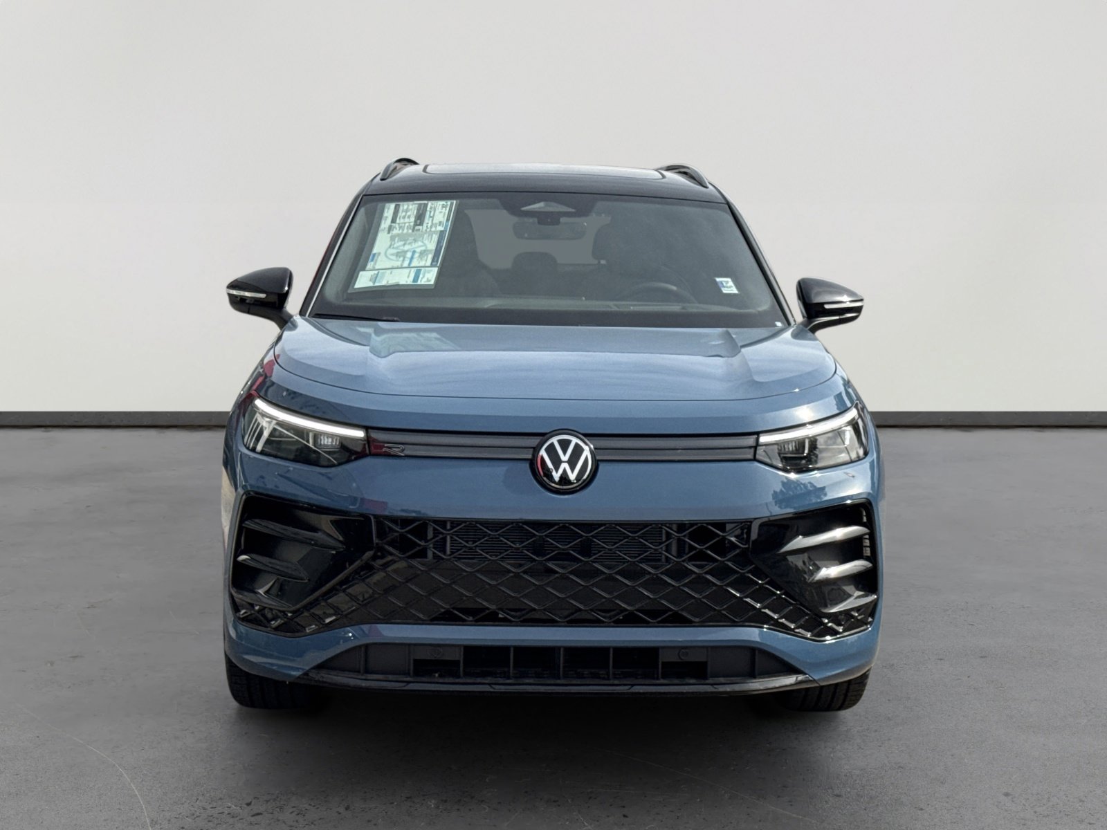 New 2026 Volkswagen Tiguan SE R-Line image 2