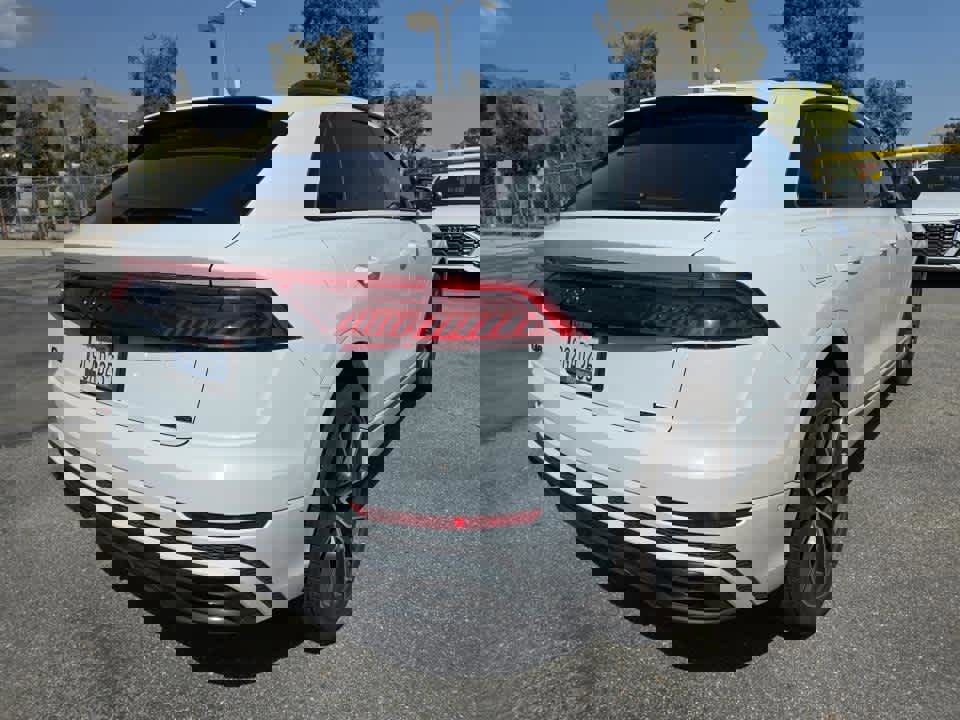 Used 2023 Audi Q8 Premium Plus w/ Premium Plus Package AWD/4WD image 4