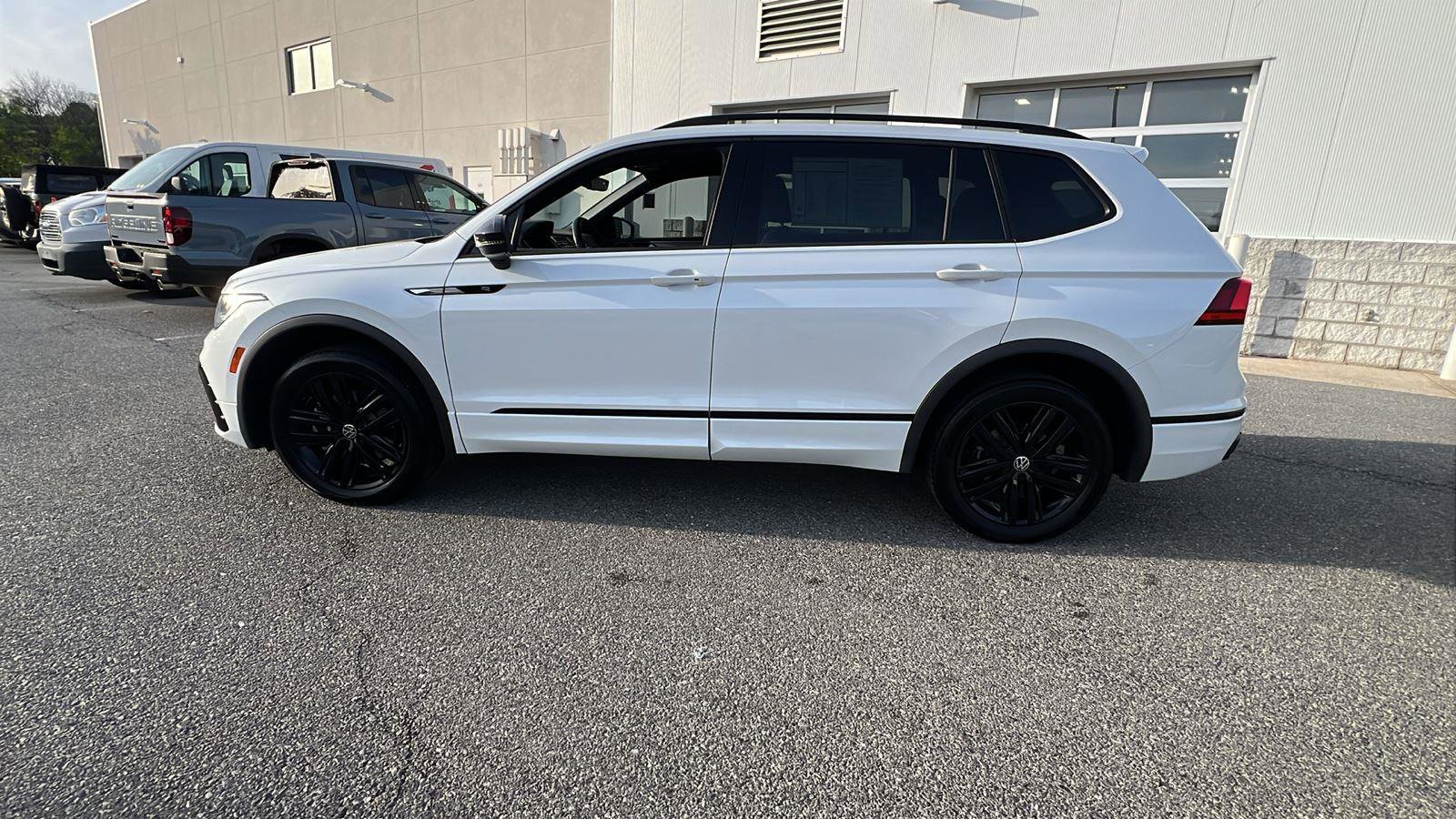 Used 2022 Volkswagen Tiguan SE R-Line AWD/4WD image 7