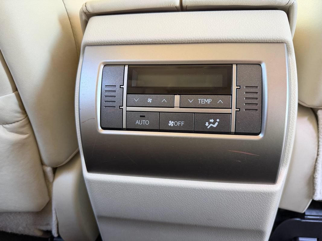 Used 2012 Lexus GX 460 AWD/4WD image 24