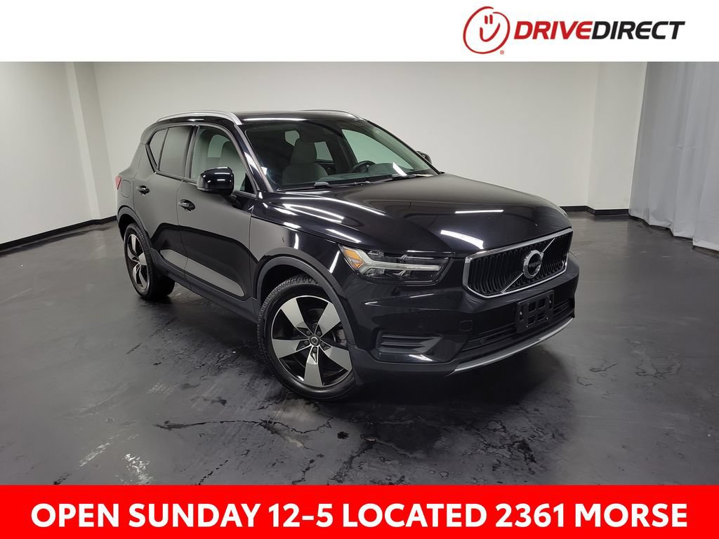 Used 2020 Volvo XC40 T5 Momentum w/ Protection Package Premier AWD/4WD image 1