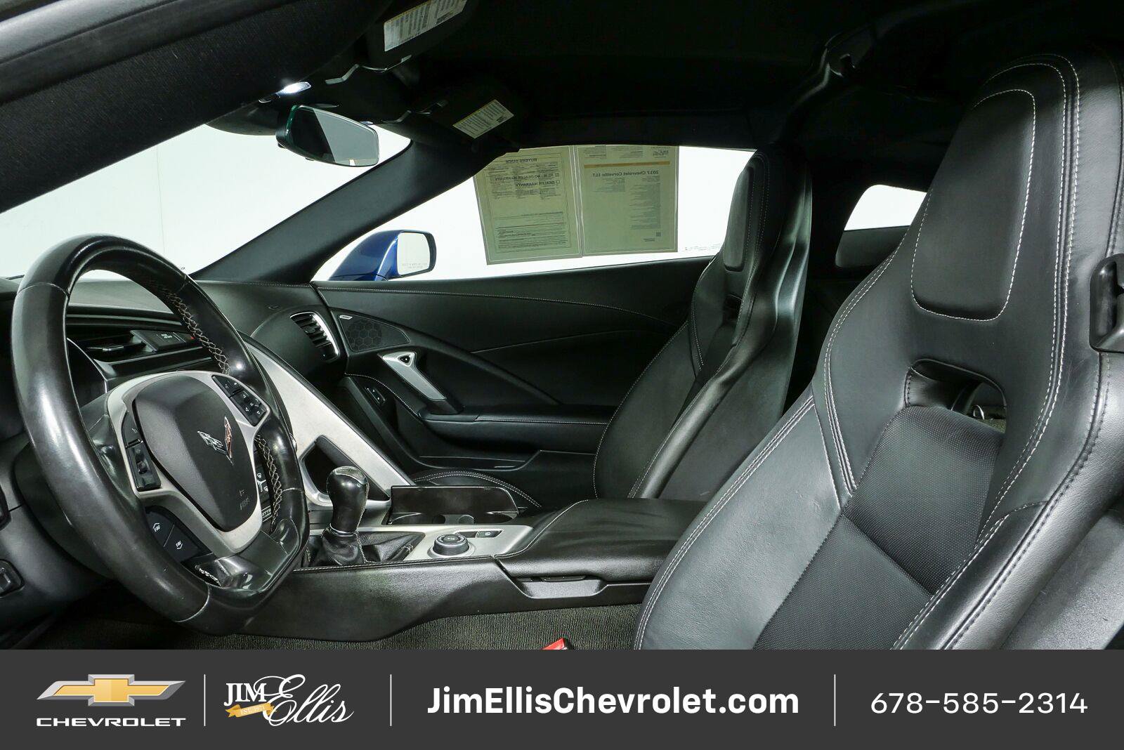 Used 2017 Chevrolet Corvette Stingray Coupe w/ 1LT RWD image 5