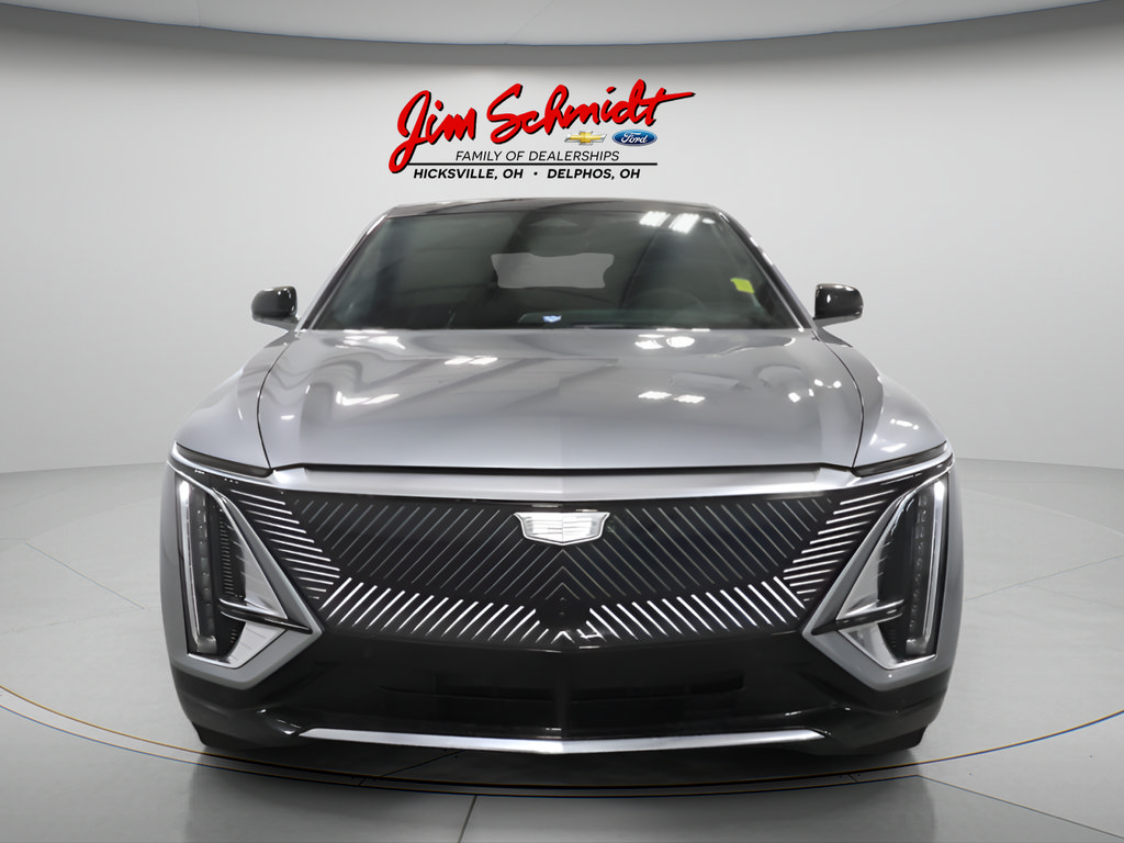 Used 2025 Cadillac Lyriq Luxury w/ LPO, Floor Liner Package AWD/4WD image 3