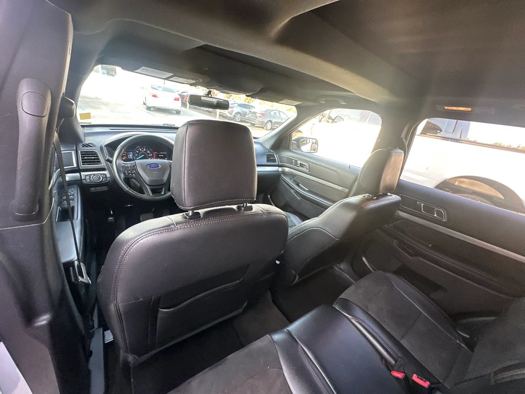 Used 2018 Ford Explorer XLT w/ Equipment Group 202A FWD image 37