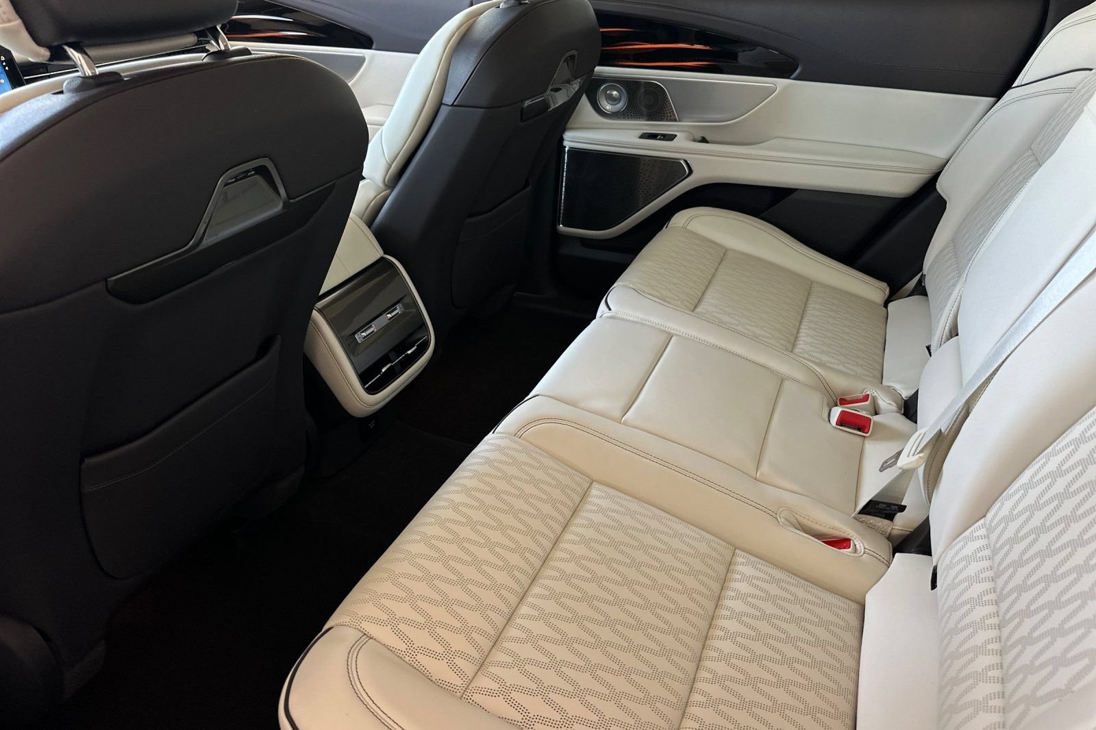 New 2026 Lincoln Nautilus Black Label AWD/4WD image 11