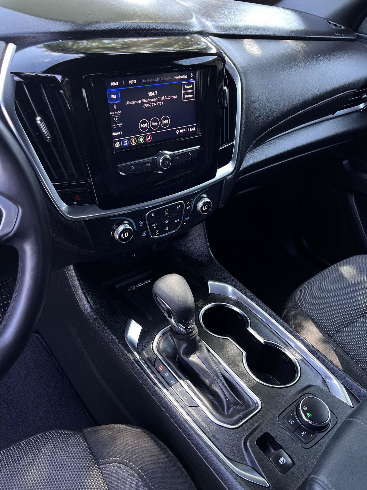 Used 2024 Chevrolet Traverse LT FWD image 5