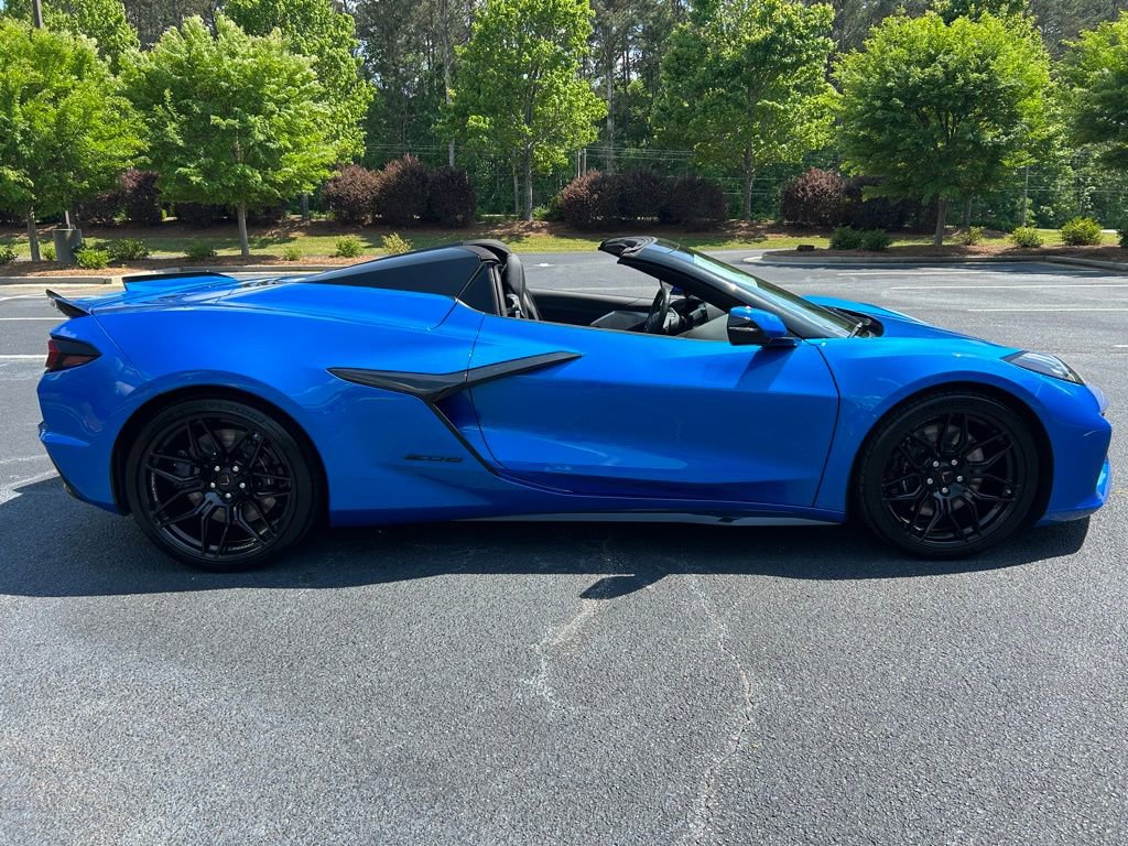 Used 2024 Chevrolet Corvette Z06 RWD image 33