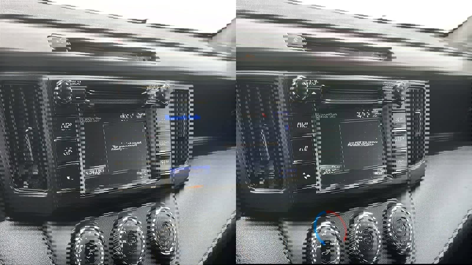 Used 2017 Toyota RAV4 LE image 15