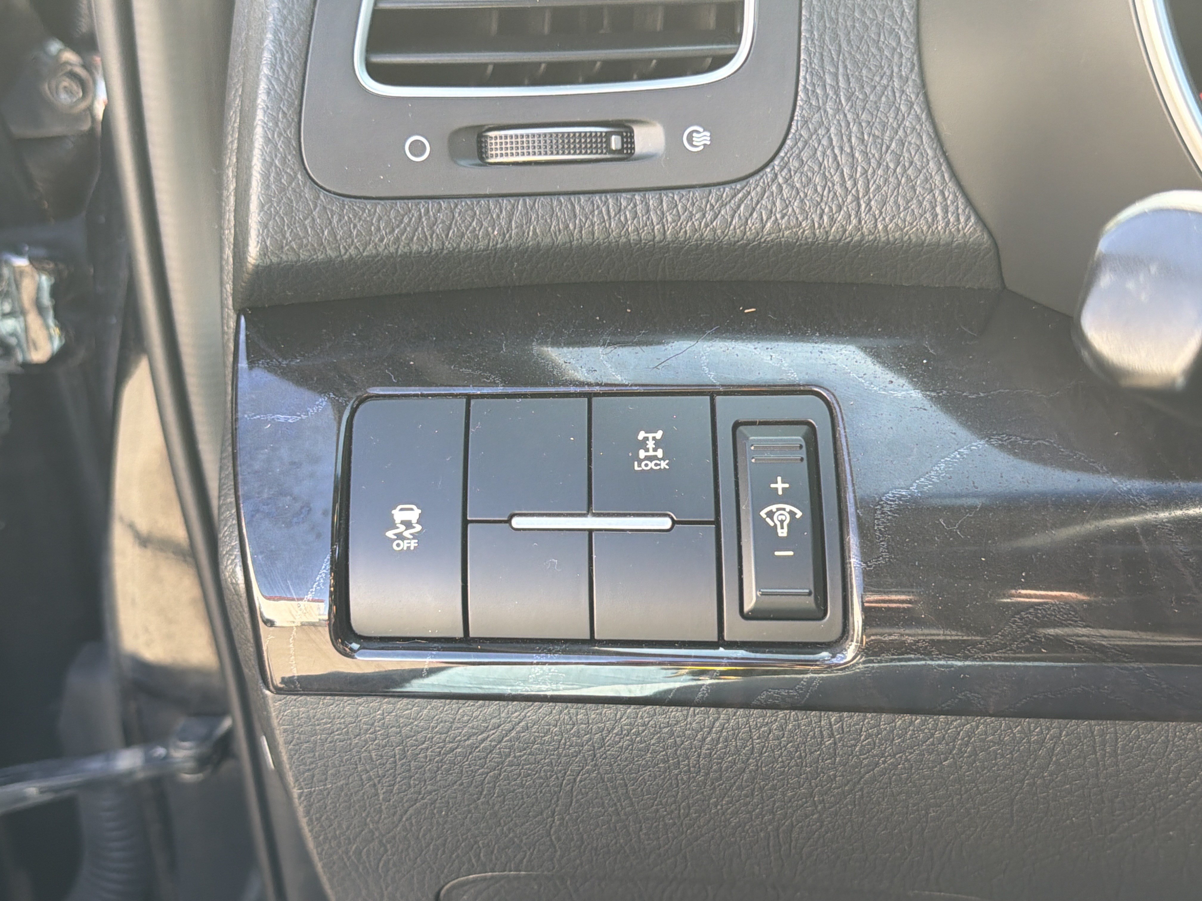 Used 2014 Kia Sorento LX AWD/4WD image 11