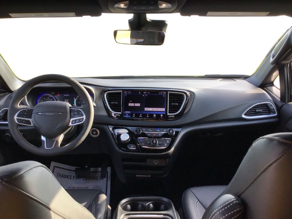 New 2027 Chrysler Pacifica LX FWD image 23