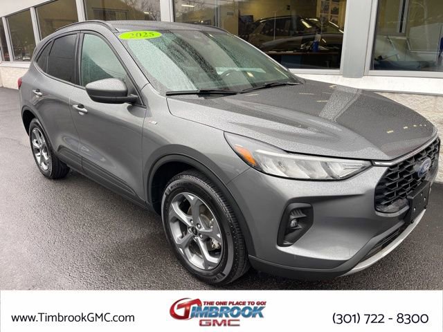 Used 2025 Ford Escape ST-Line Select AWD/4WD image 1