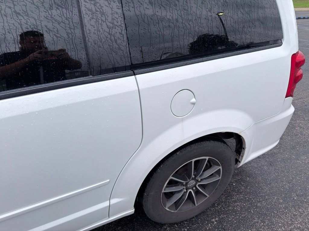 Used 2017 Dodge Grand Caravan SE FWD image 14