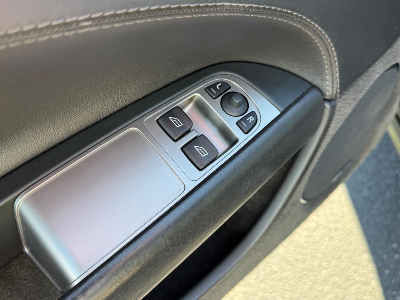 Used 2007 Jaguar XKR R RWD image 17