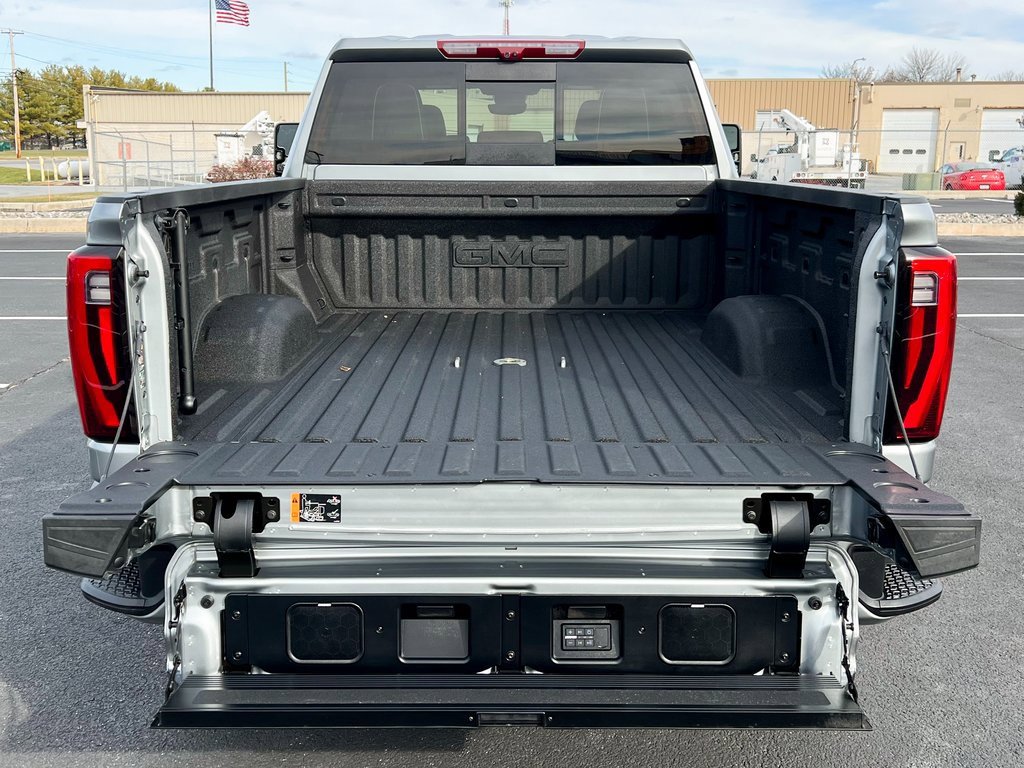 Used 2025 GMC Sierra 3500 Denali Ultimate image 14
